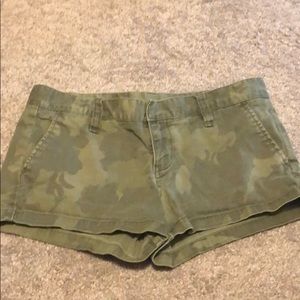 Hurley shorts, camo